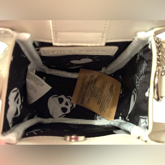 NWT•Betsey Johnson “Merry” Christmas Tree crossbody - Picture 10 of 13